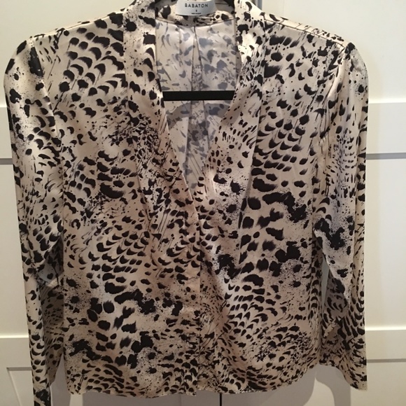 Aritzia Babaton Power Blouse size S - Picture 6 of 10